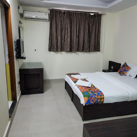 Westernsuites Hotel / Spa Bangalore Exterior foto