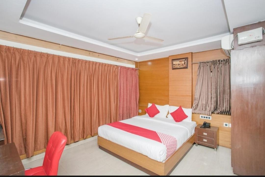 Westernsuites Hotel / Spa Bangalore Exterior foto